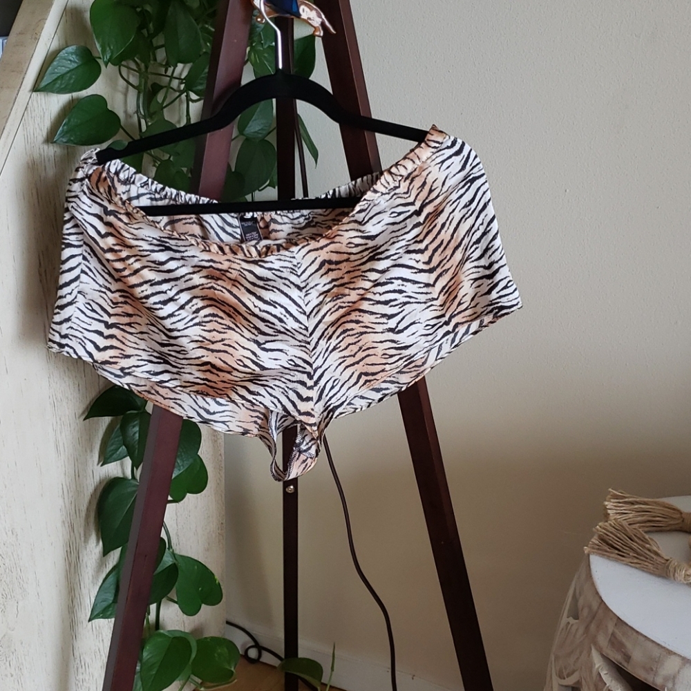 Silk shorts-Accepting low offer bundles. Must go!!